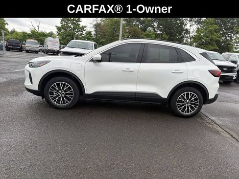 Used 2025 Ford Escape SE w/ PHEV Premium Package FWD image 2