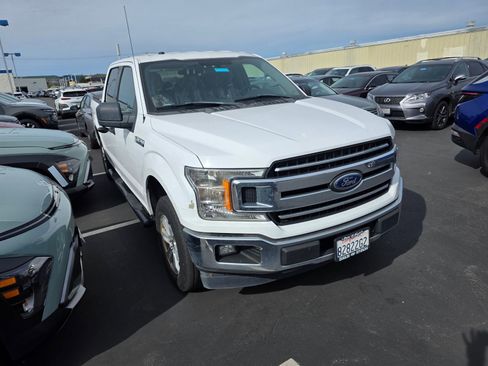 Used 2018 Ford F150 XLT image 2