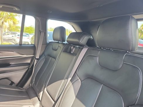 Used 2024 Jeep Grand Cherokee Limited RWD image 24