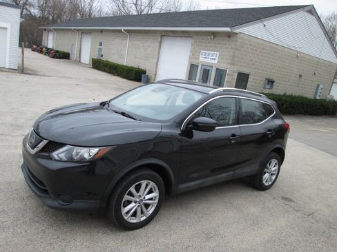 Used 2019 Nissan Rogue Sport SV image 4