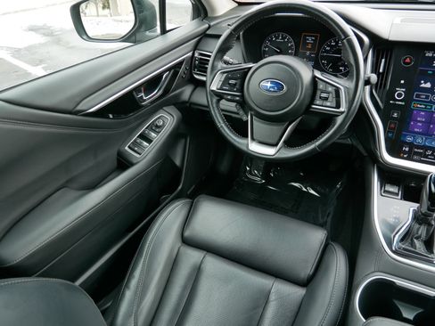 Used 2021 Subaru Outback Limited image 9