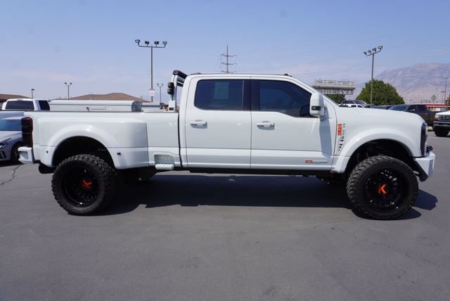 Used 2025 Ford F450 Platinum w/ FX4 Off-Road Package AWD/4WD image 14