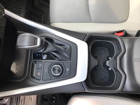 Certified 2021 Toyota RAV4 XLE Premium AWD/4WD image 20
