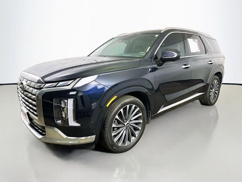 Used 2024 Hyundai Palisade Calligraphy FWD image 3