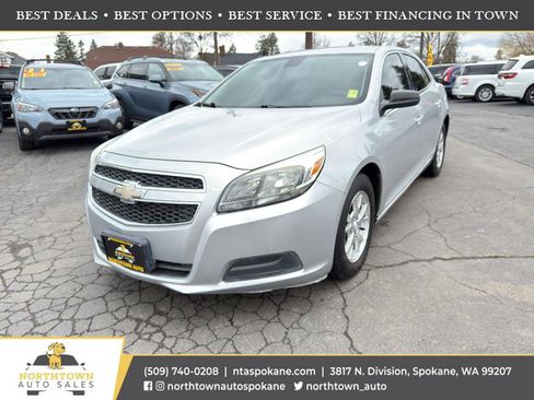 Used 2017 Chevrolet Cruze LT w/ Convenience Package image 1