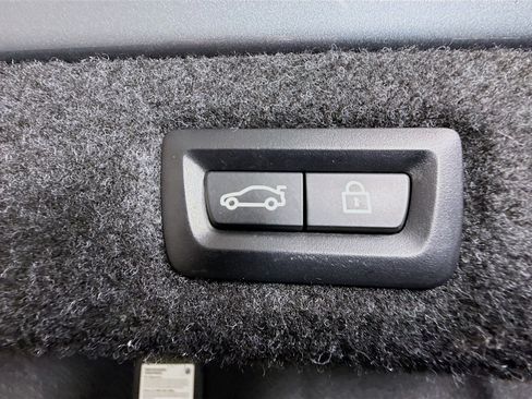 Used 2019 BMW 530e xDrive w/ Executive Package AWD/4WD image 41