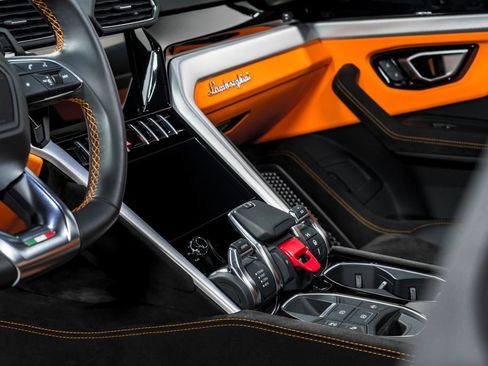 Used 2023 Lamborghini Urus S image 23