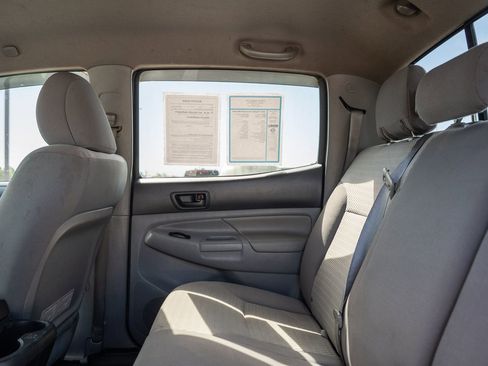 Used 2015 Toyota Tacoma PreRunner w/ Convenience Package RWD image 17