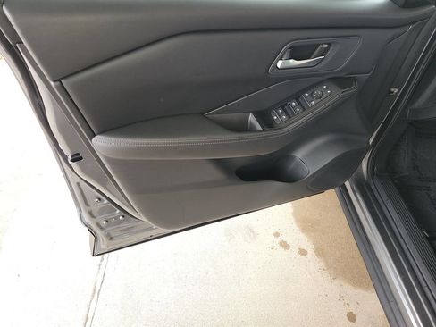 Used 2026 Nissan Rogue SV FWD image 28