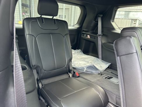 New 2025 Jeep Grand Cherokee L Limited w/ Trailer Tow Package image 44