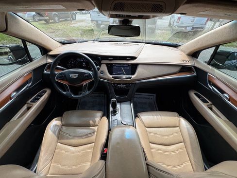 Used 2017 Cadillac XT5 Platinum AWD/4WD image 16