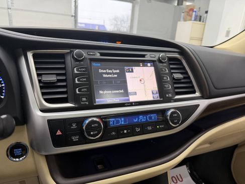 Used 2015 Toyota Highlander Limited Platinum image 22