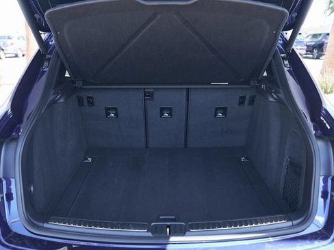 Used 2024 Porsche Macan image 13