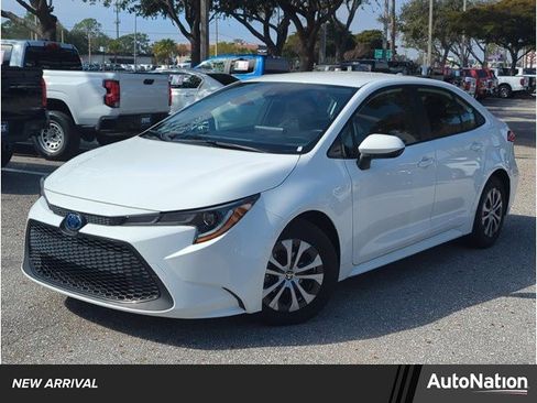 Used 2022 Toyota Corolla LE image 1