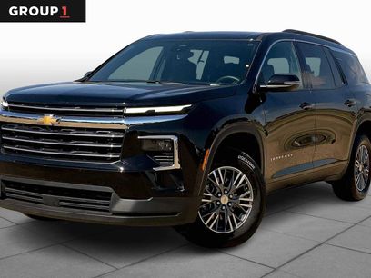 Used 2025 Chevrolet Traverse LT