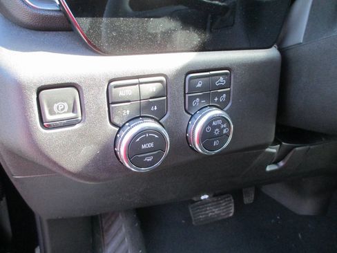 New 2025 GMC Sierra 2500 SLE w/ SLE Value Package; image 18