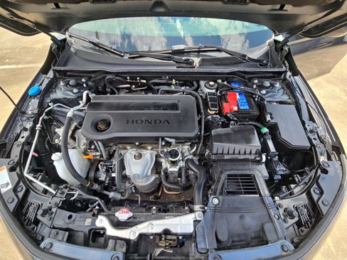 Used 2025 Honda Civic Sport image 31
