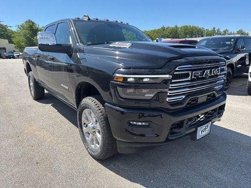New 2026 RAM 2500 Laramie AWD/4WD image 7