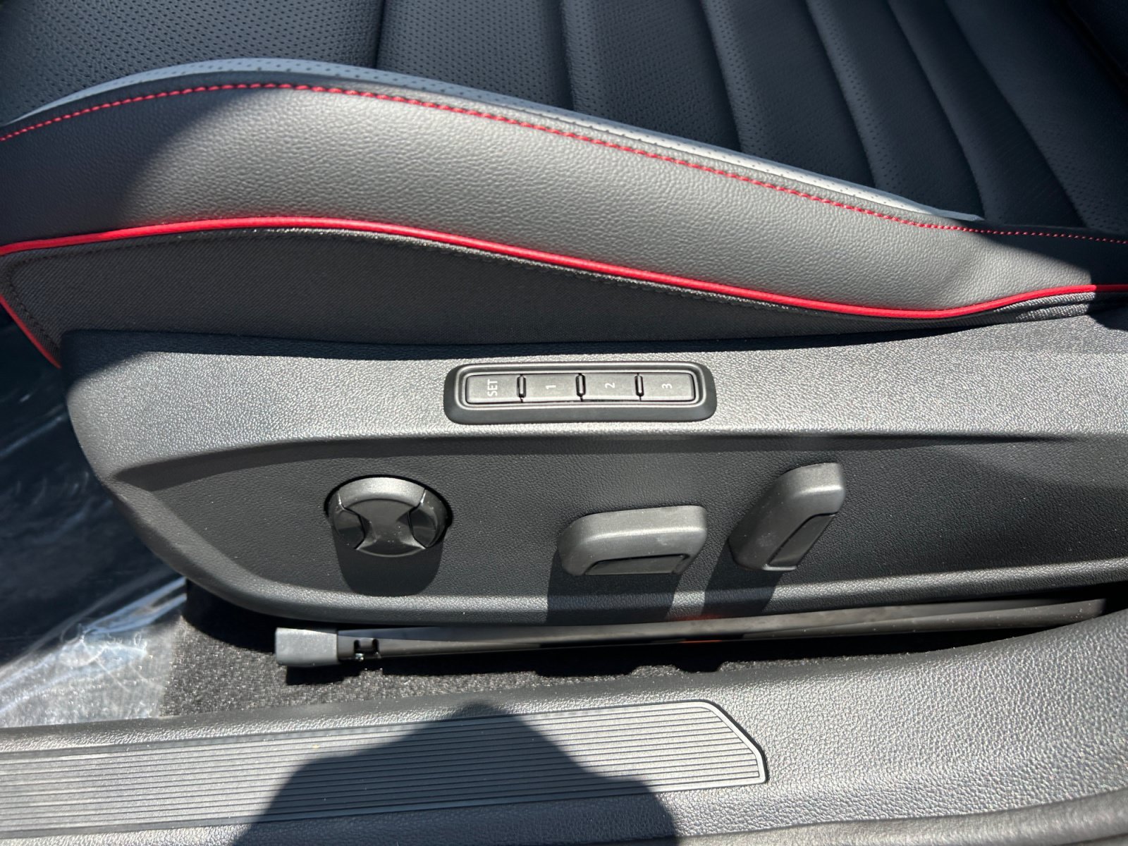 New 2026 Volkswagen GTI SE FWD image 14