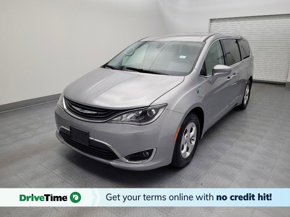 Used 2018 Chrysler Pacifica Touring Plus FWD image 1