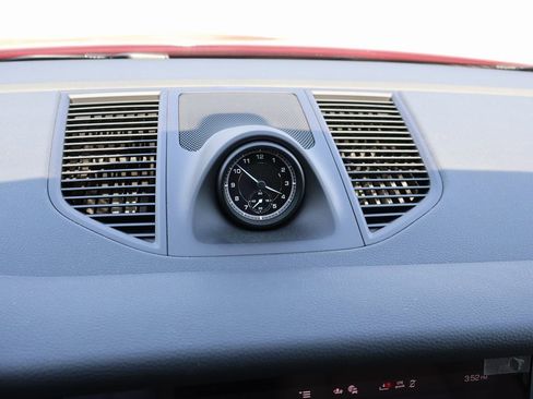 Used 2025 Porsche Macan image 22