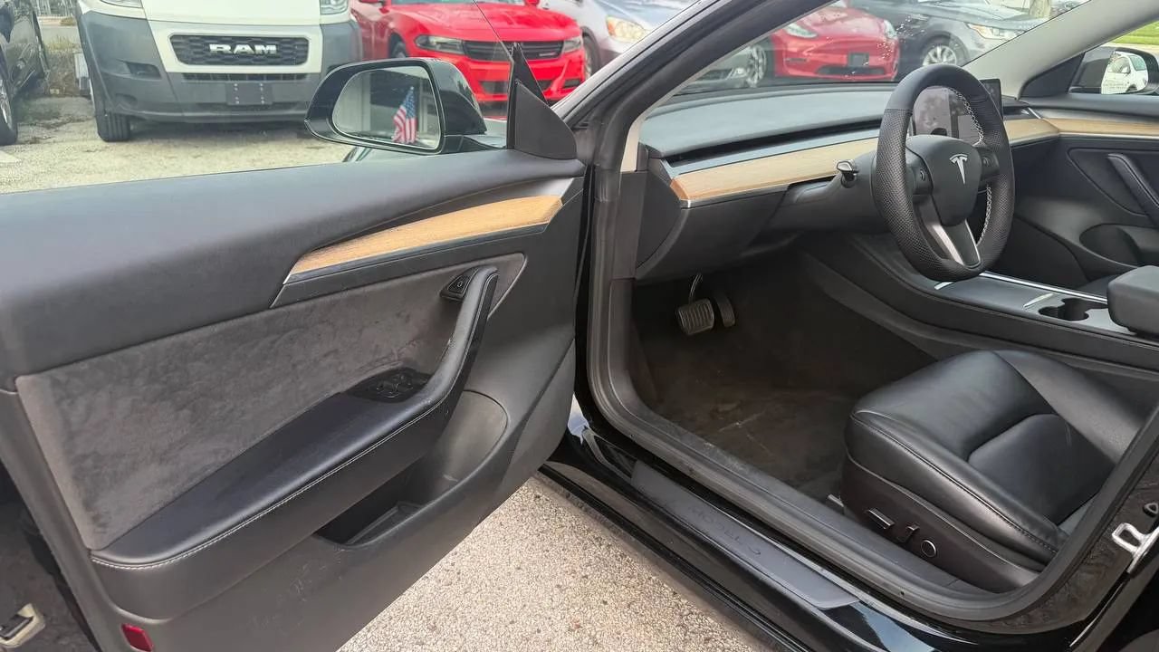 Used 2022 Tesla Model 3 RWD image 8