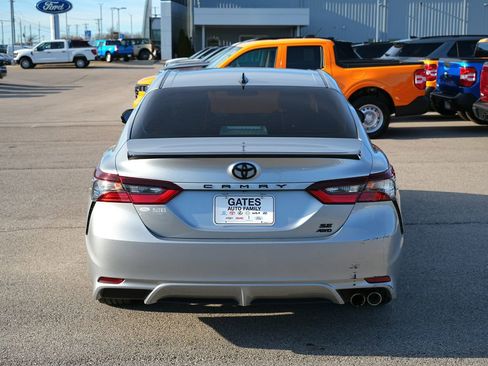 Used 2021 Toyota Camry SE image 6