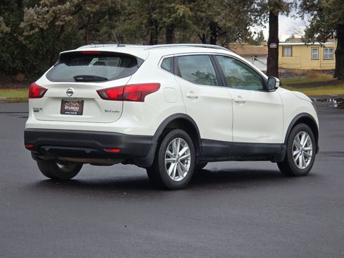 Used 2017 Nissan Rogue Sport SV image 4