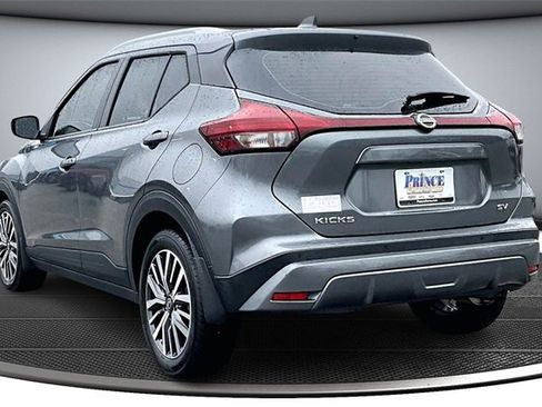 Used 2021 Nissan Kicks SV image 4
