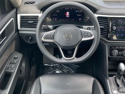 Used 2022 Volkswagen Atlas SE w/ Panoramic Sunroof Package AWD/4WD image 6