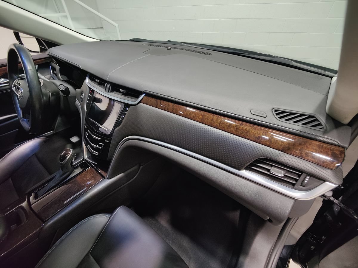Used 2015 Cadillac XTS Luxury AWD/4WD image 12