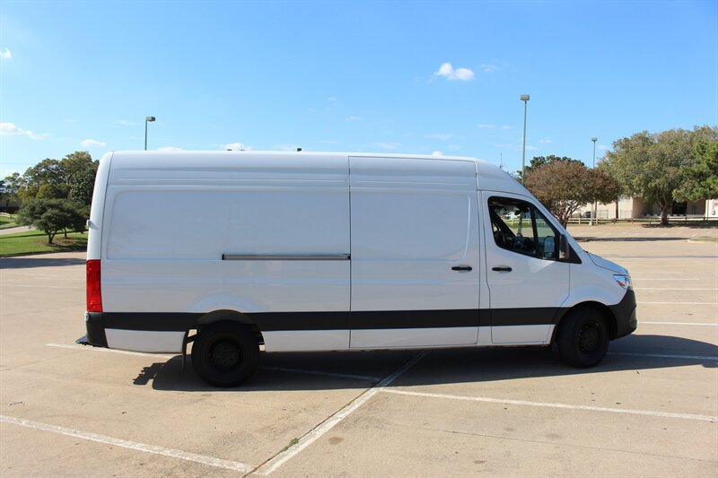 Used 2025 Mercedes-Benz Sprinter 2500 image 5