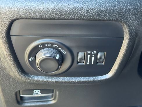 Used 2022 Jeep Grand Cherokee Altitude image 21