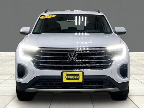 Used 2025 Volkswagen Atlas SE AWD/4WD image 3
