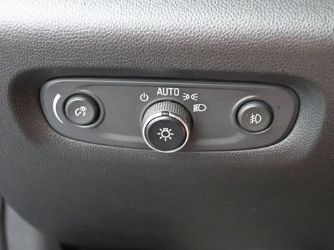 Used 2020 Chevrolet Traverse LT w/ LT Premium Package FWD image 34