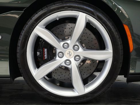 Used 2019 Ferrari Portofino RWD image 50
