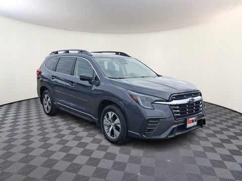 Used 2023 Subaru Ascent Premium w/ Convenience Package image 4