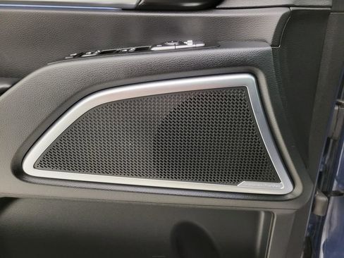 Used 2024 Kia Telluride SX Prestige w/ Towing Package image 4