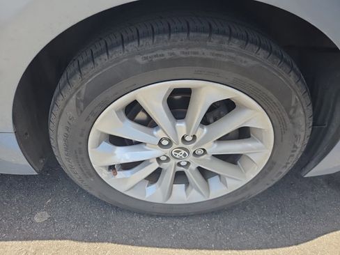 Used 2021 Toyota Corolla LE image 15