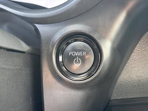 Used 2025 Toyota Sienna XSE AWD/4WD image 38