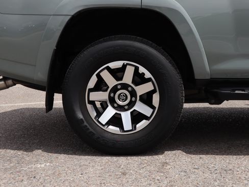 Used 2022 Toyota 4Runner TRD Off-Road AWD/4WD image 12