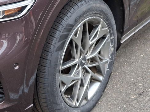 Certified 2022 Genesis GV70 2.5T w/ Advanced Package image 10