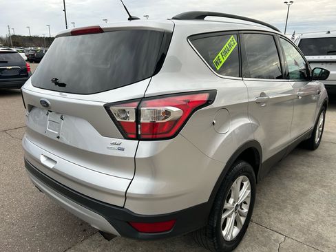 Used 2018 Ford Escape SE image 5