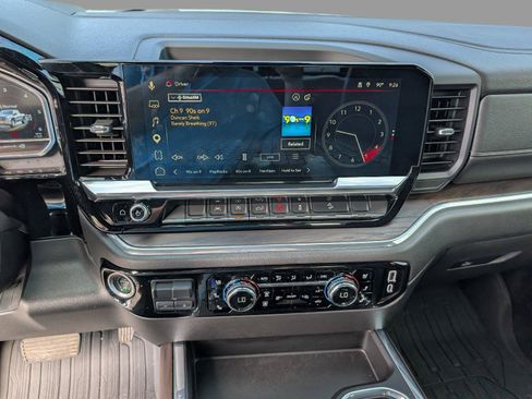 Used 2023 GMC Sierra 1500 SLT w/ SLT Premium Package AWD/4WD image 18