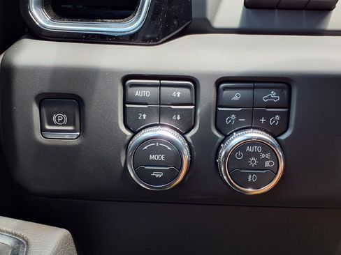 Used 2024 GMC Sierra 1500 Denali w/ Denali Reserve Package AWD/4WD image 24
