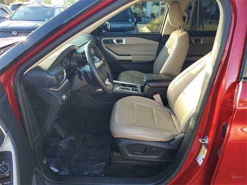 Used 2021 Ford Explorer XLT w/ Equipment Group 202A image 18