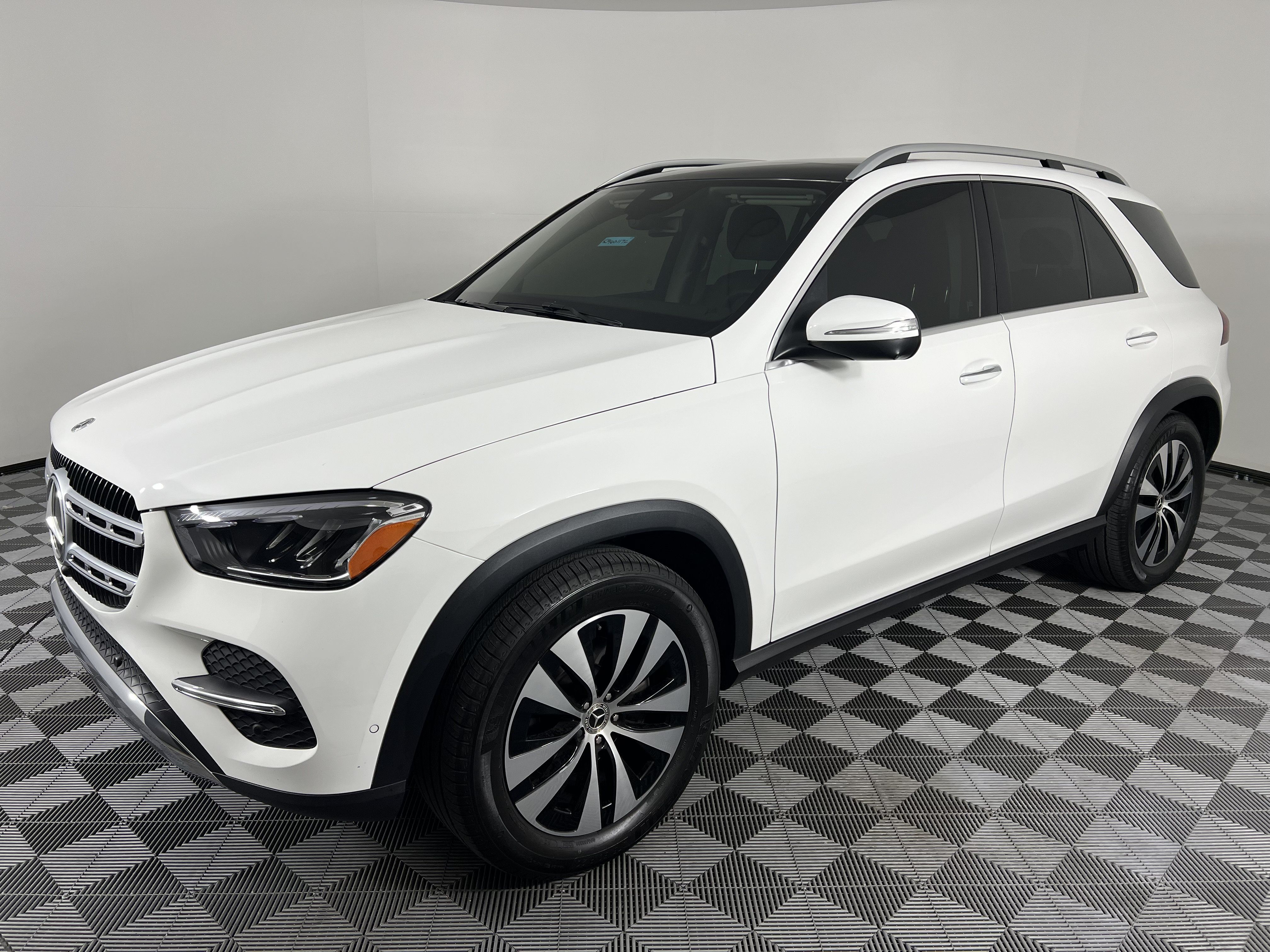 Certified 2025 Mercedes-Benz GLE 350 4MATIC image 8
