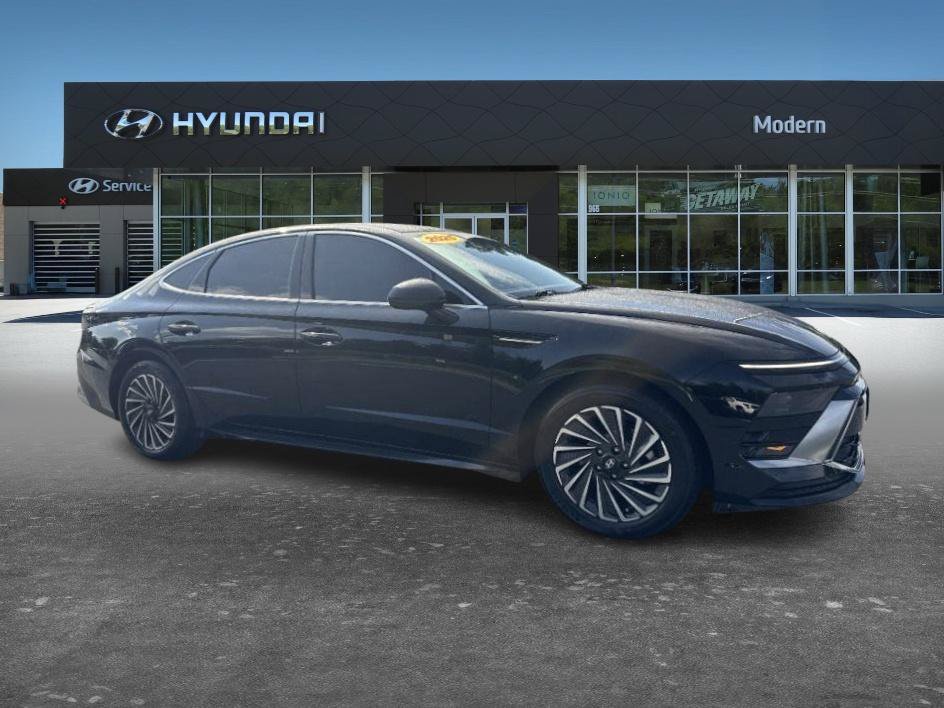 Certified 2025 Hyundai Sonata SEL FWD image 1