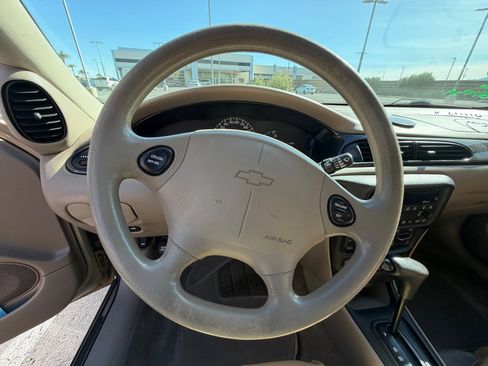 Used 2002 Chevrolet Malibu V6 w/ Preferred Equipment Group 1 image 9