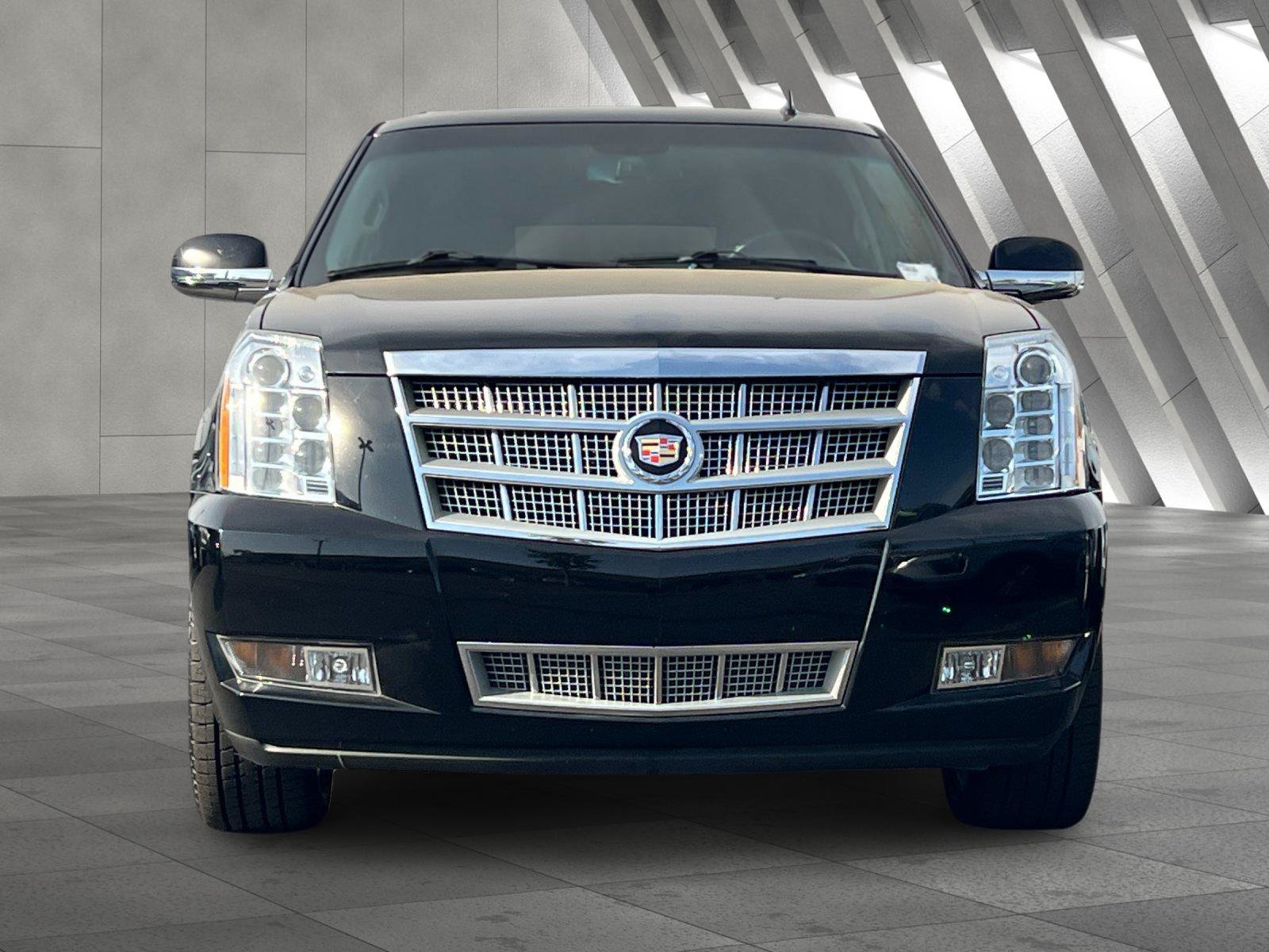 Used 2014 Cadillac Escalade Platinum AWD/4WD image 9